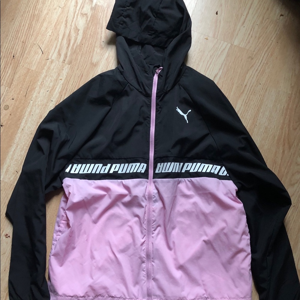 Women’s Puma windbreaker